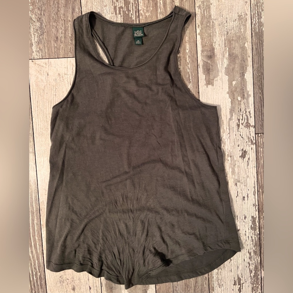 WILD FABLE Camo green tank top XS